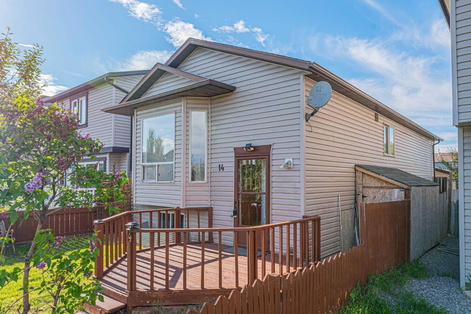 14 Martindale Mews NE — photo 2