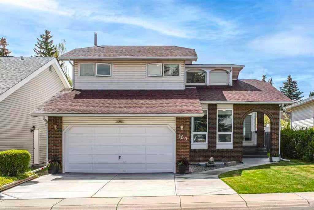 180 Woodglen Way SW — photo 1