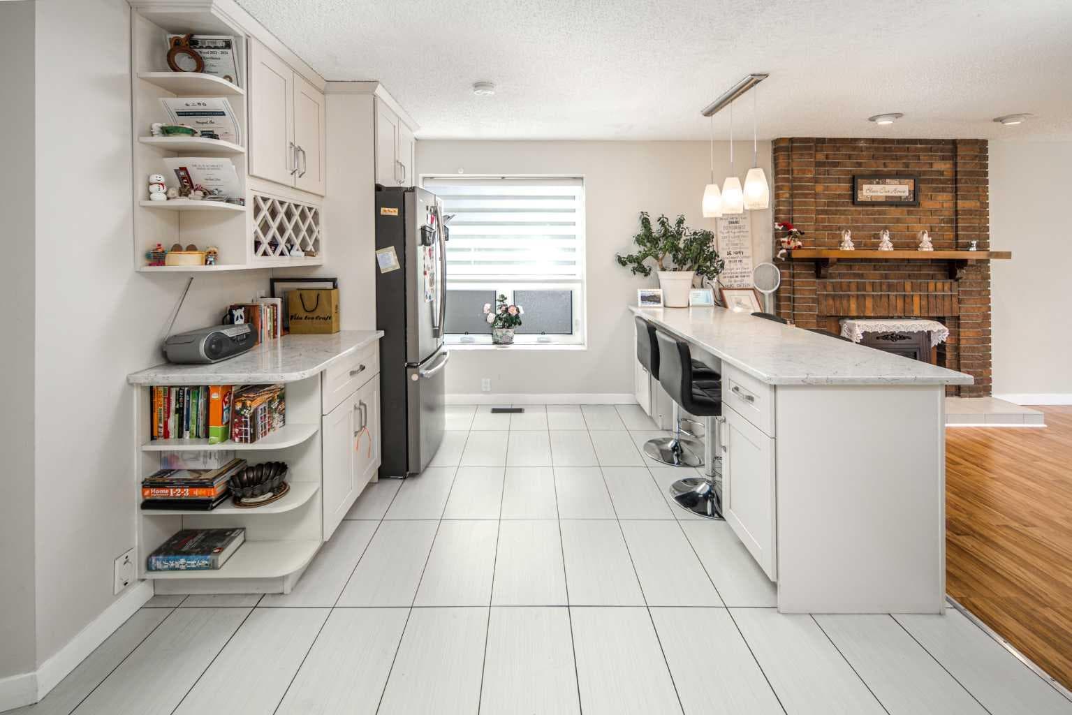 180 Woodglen Way SW — photo 4