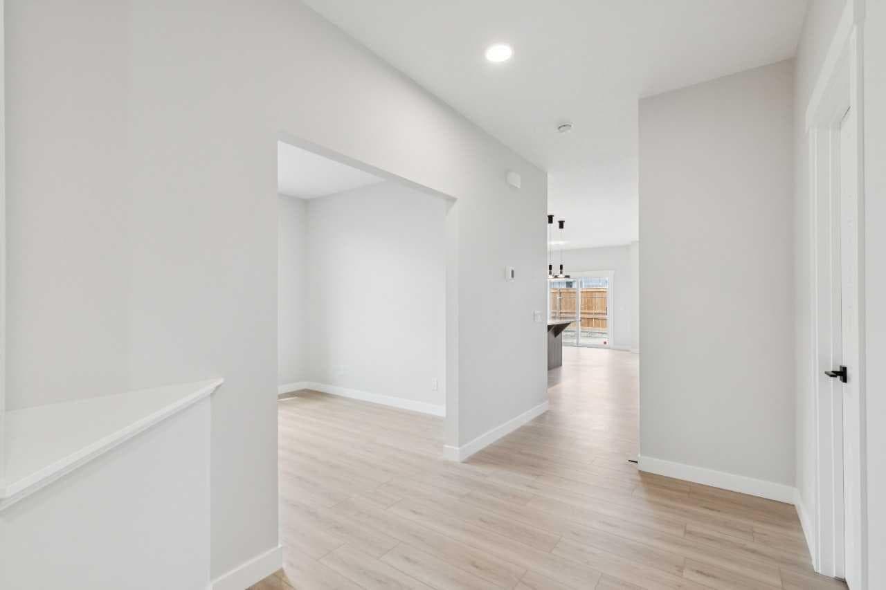 271 Bridgeport Circle — photo 4