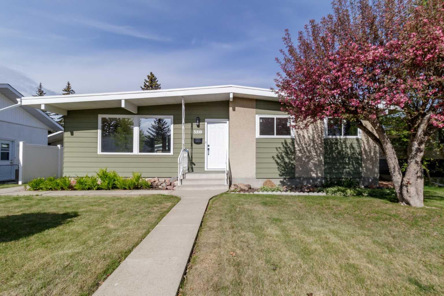 3210 43 Avenue — photo 2