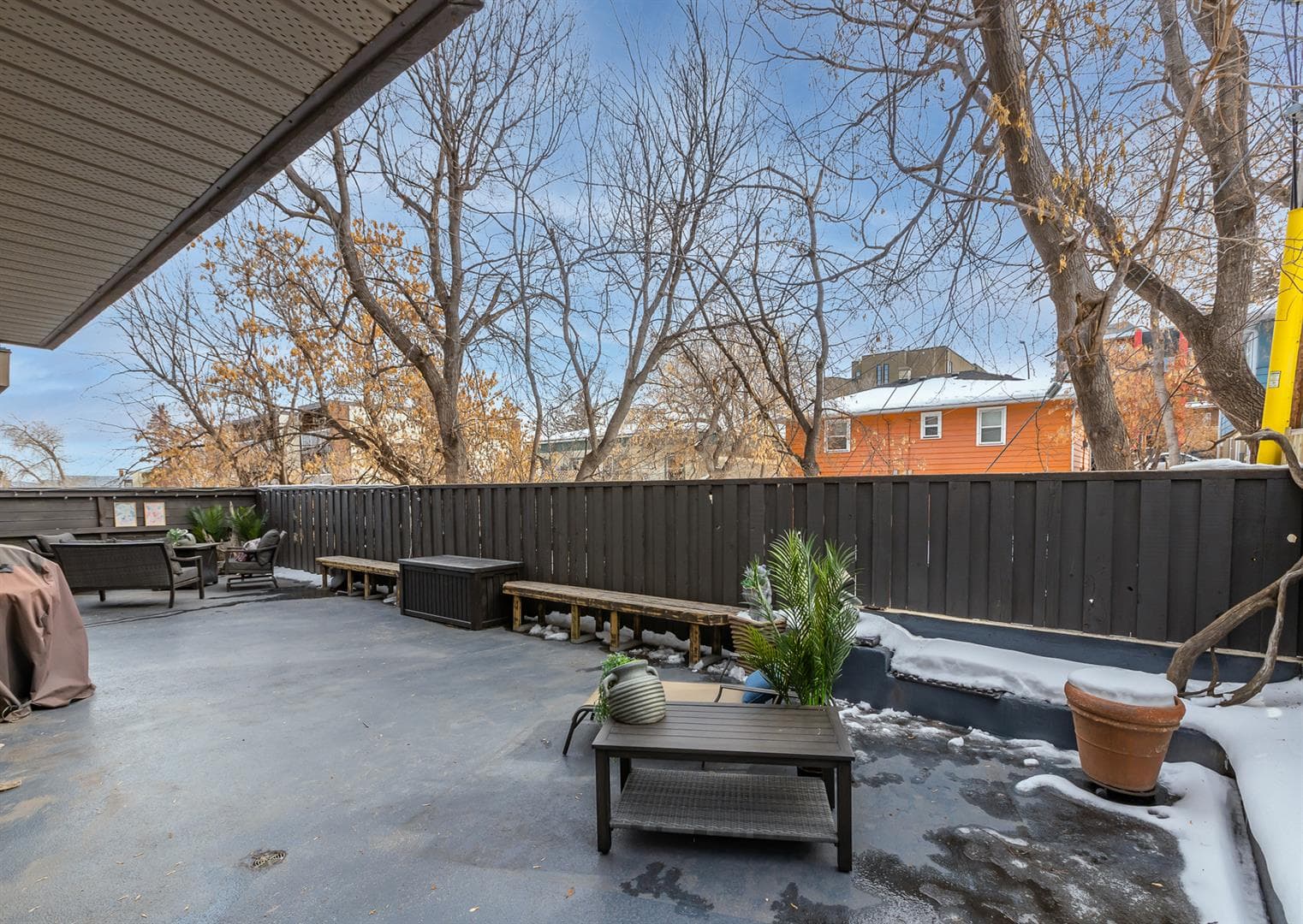 1, 2208 17A Street SW — photo 1