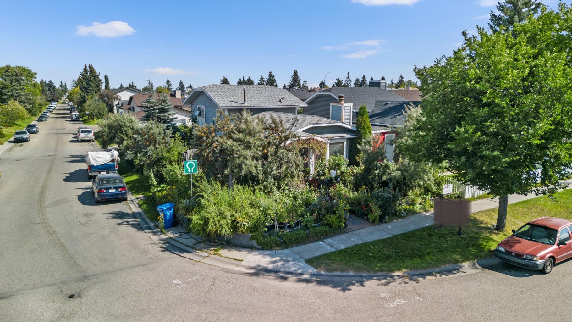 16 Tararidge Drive NE — photo 1