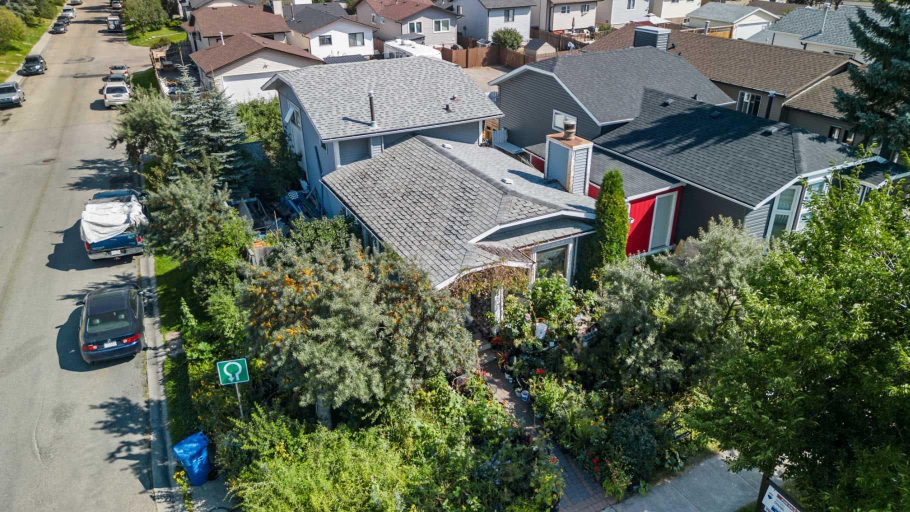 16 Tararidge Drive NE — photo 3
