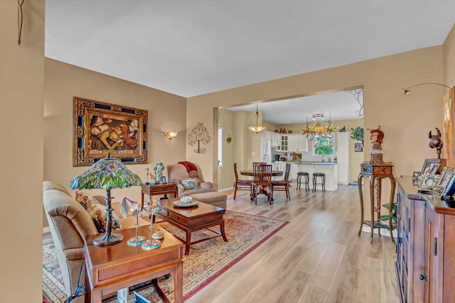 1030 5 Street SE — photo 5