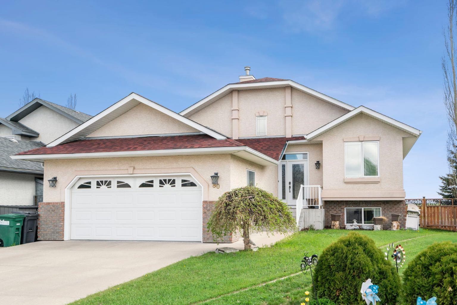 80 Cambrille Crescent — photo 1