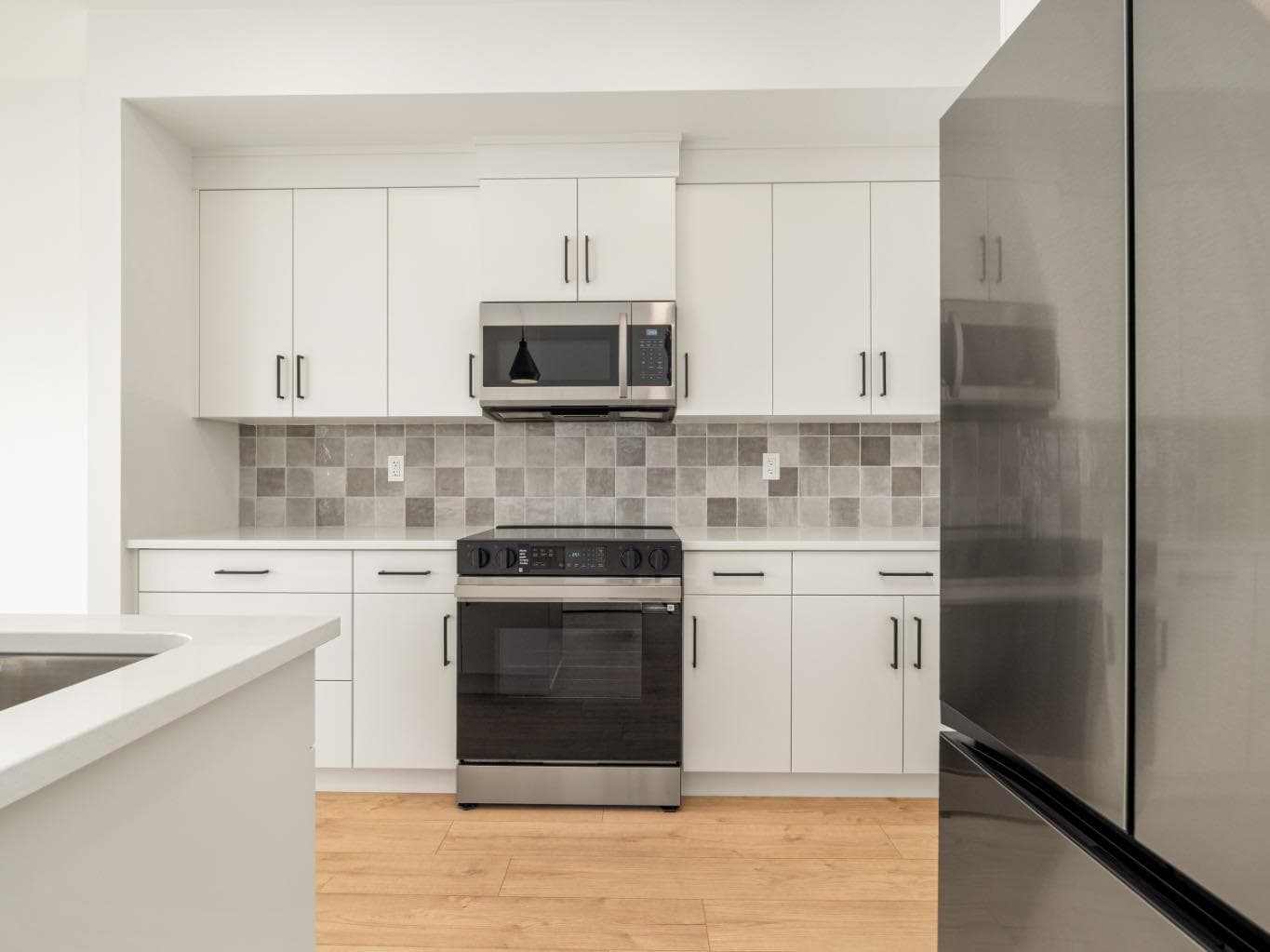 554 Malahat Green W — photo 2