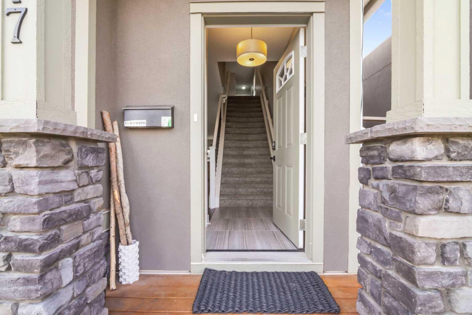 6417 34 Avenue NW — photo 3