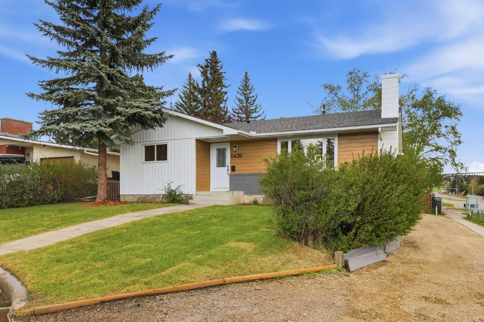 5439 Dalrymple Crescent NW — photo 3