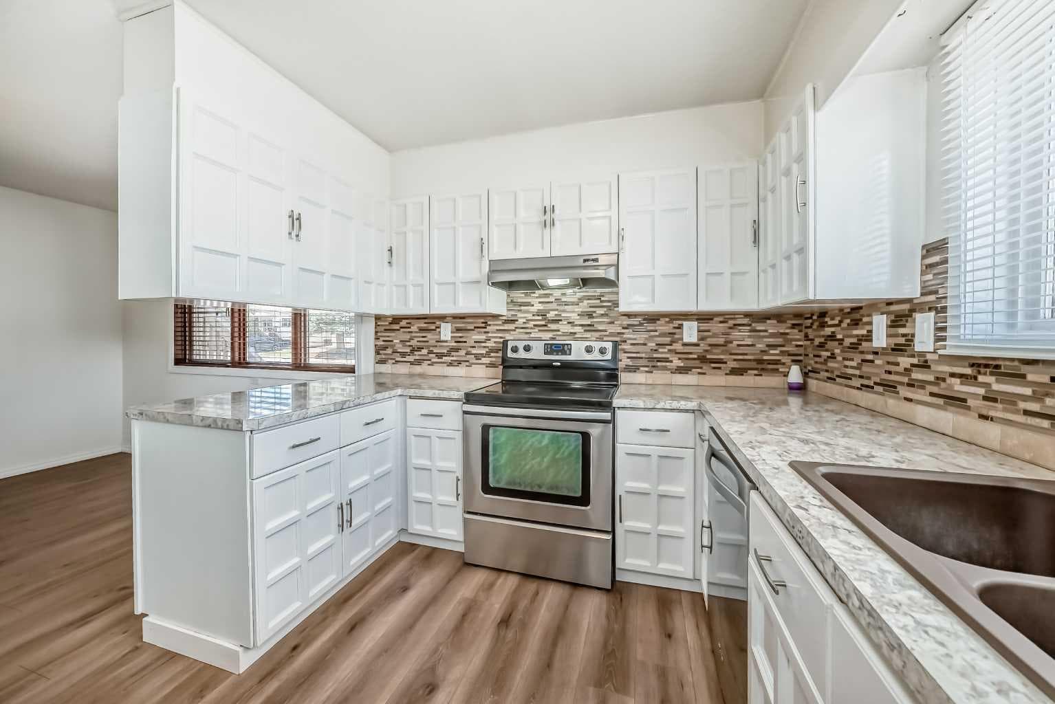 2 Nichols Crescent — photo 5
