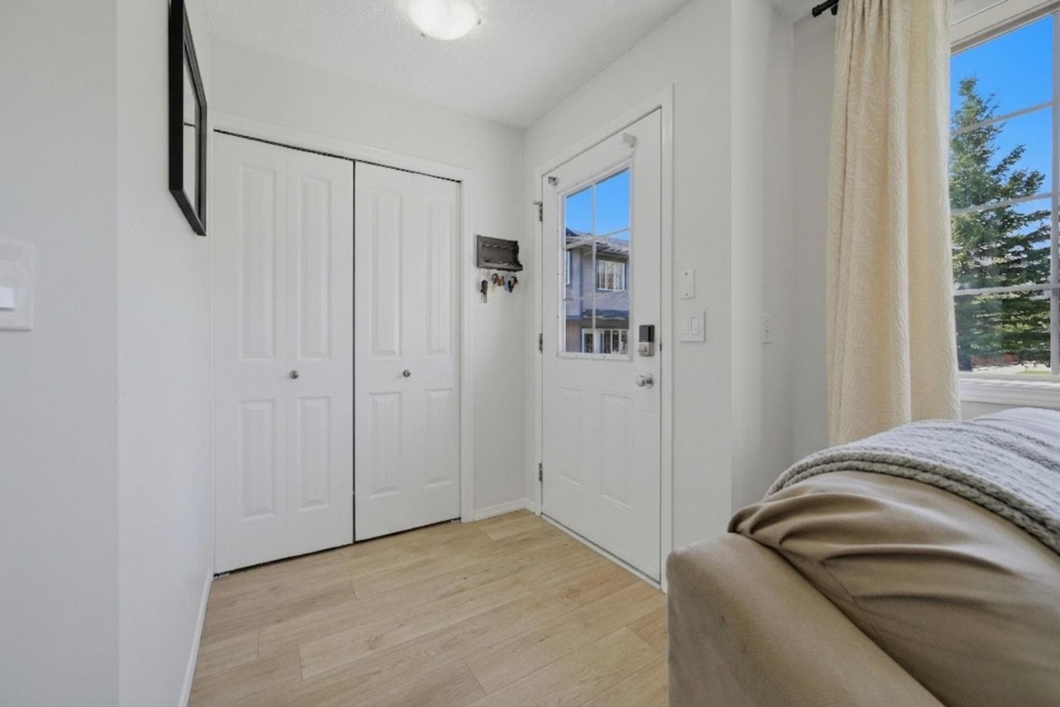 106, 31 Everridge Square SW — photo 4