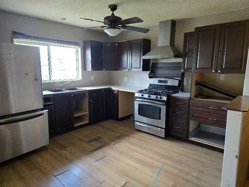 5008 56 Street — photo 2
