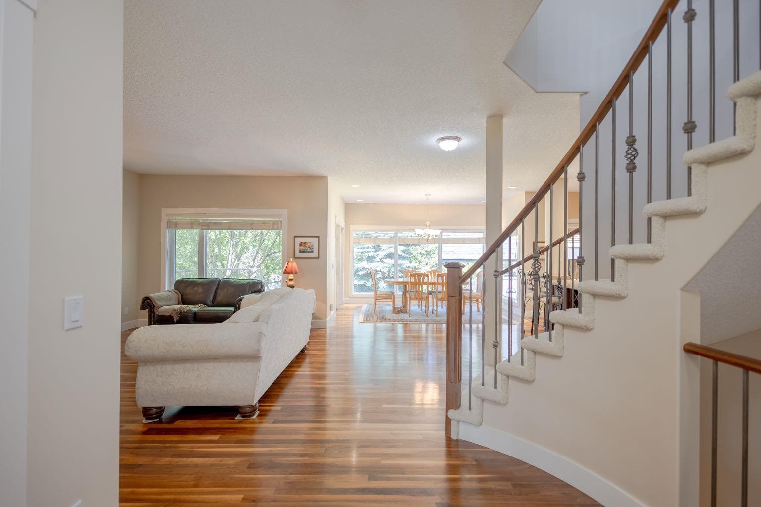 11 Tuscany Glen Green NW — photo 5
