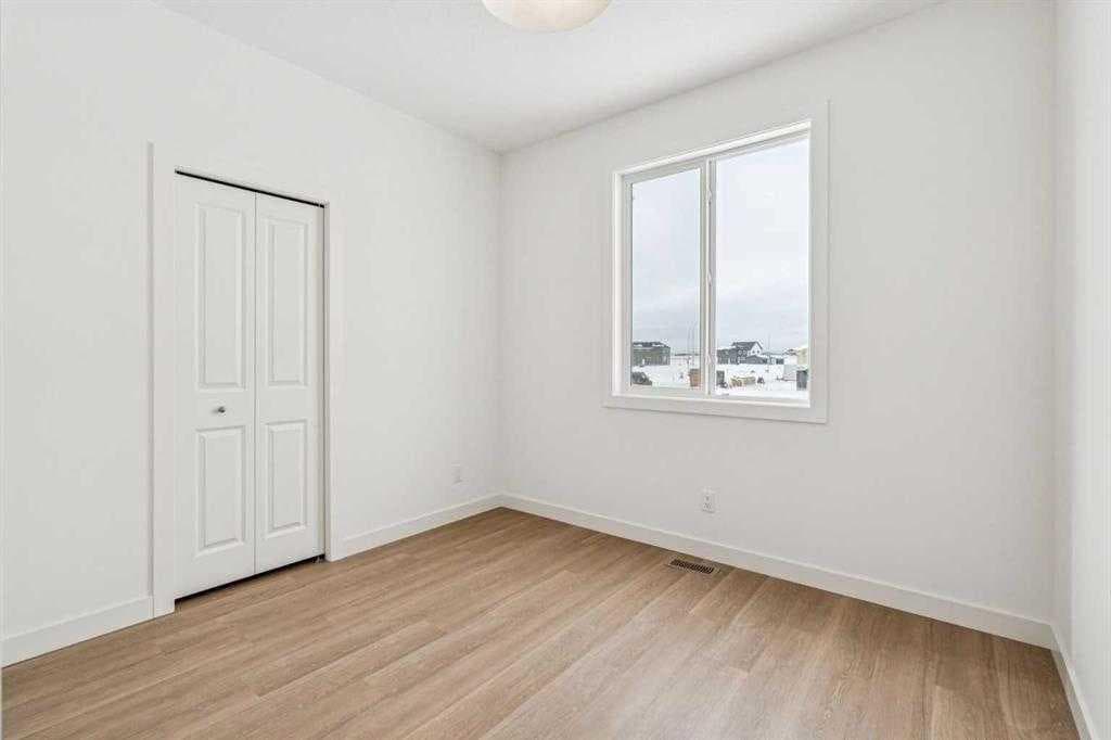 94 prince Crescent — photo 4