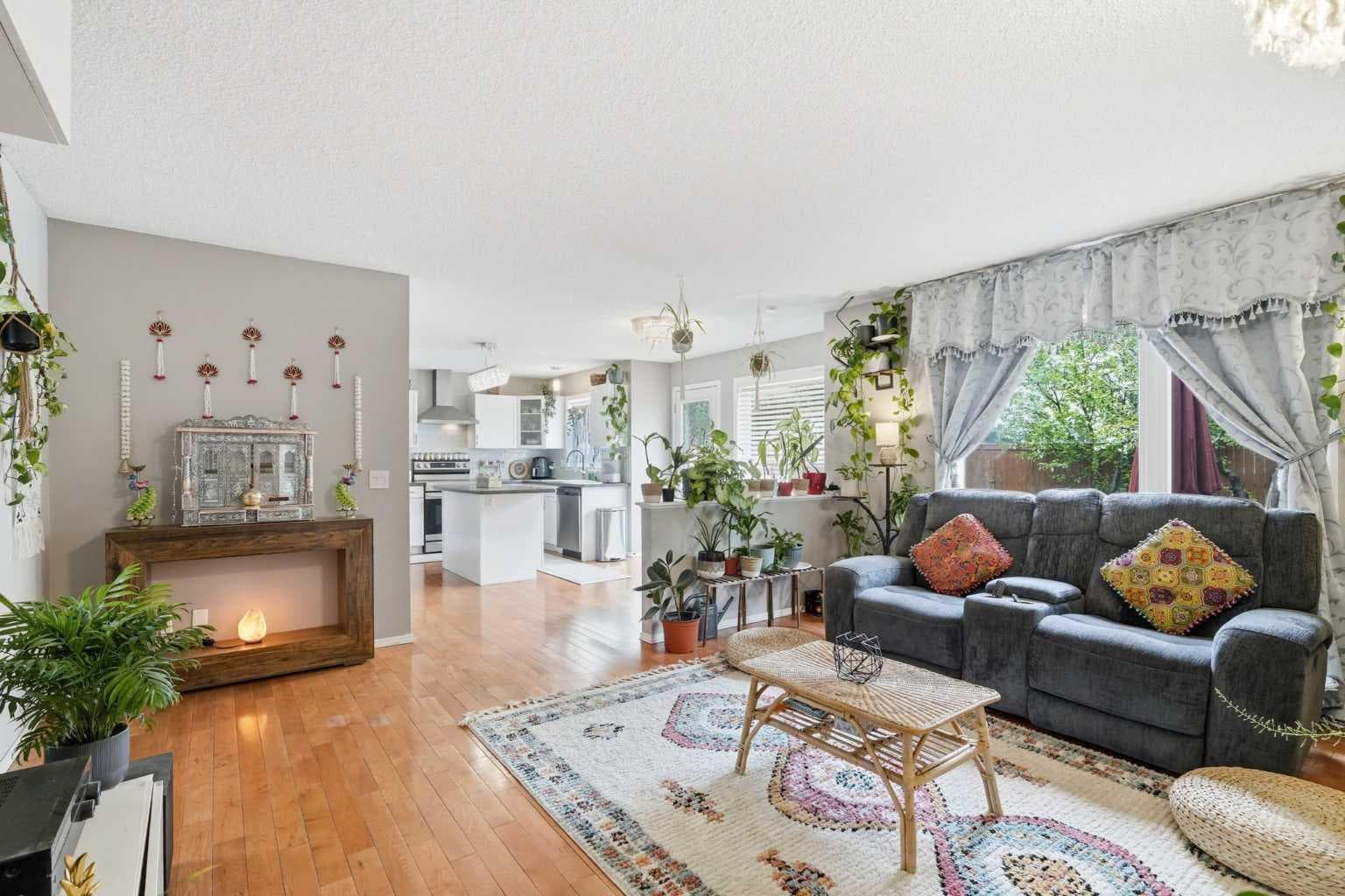 49 Shawbrooke Close SW — photo 4