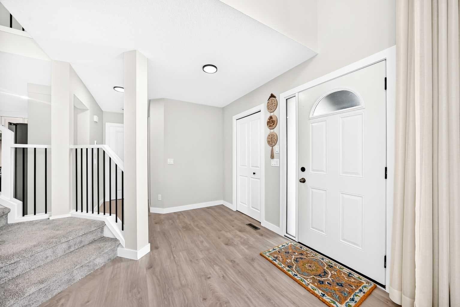 184 Panorama Hills Manor NW — photo 3