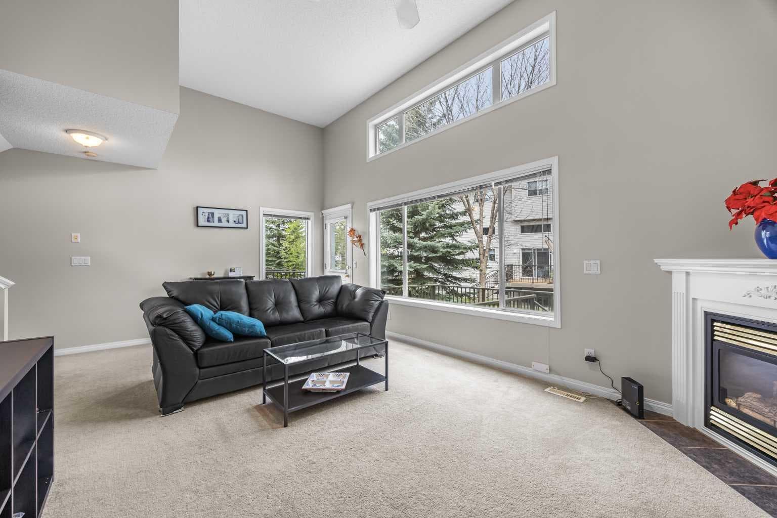 33 Country Hills Cove NW — photo 3