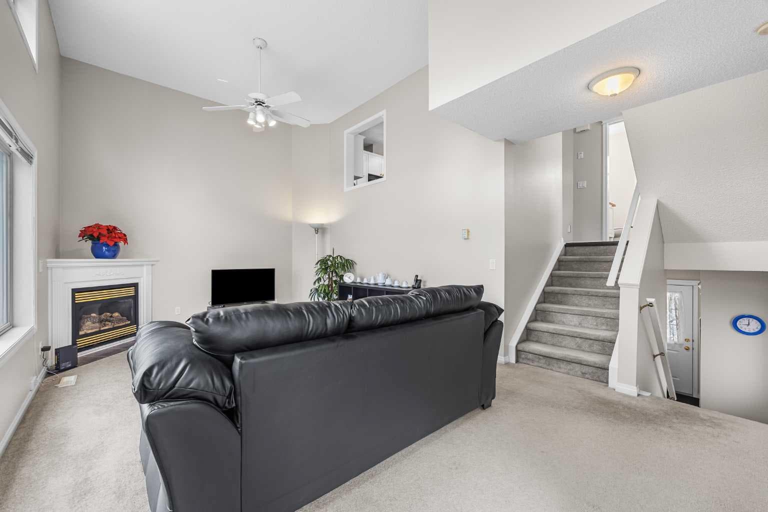 33 Country Hills Cove NW — photo 5
