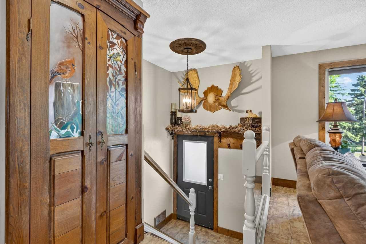 216 Castleridge Drive NE — photo 5