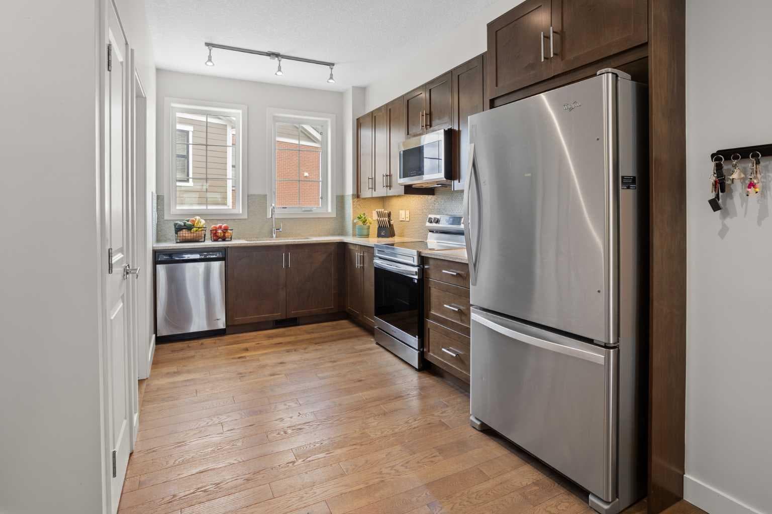 8 Sherwood Row NW — photo 5
