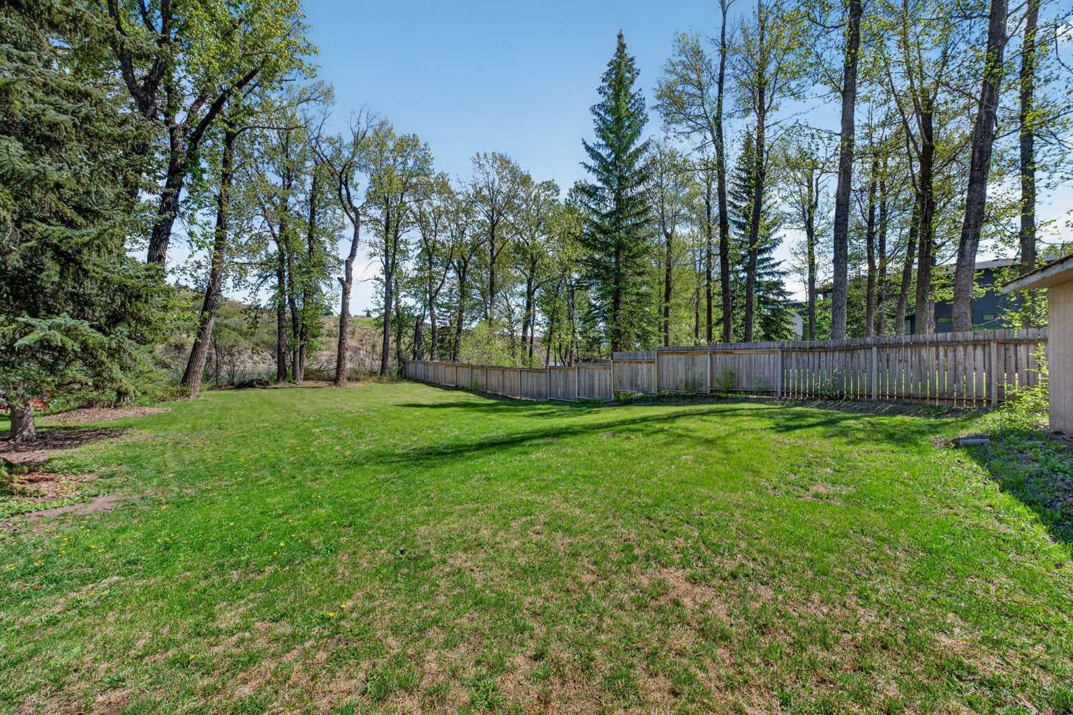 7136 Bow Crescent NW — photo 5