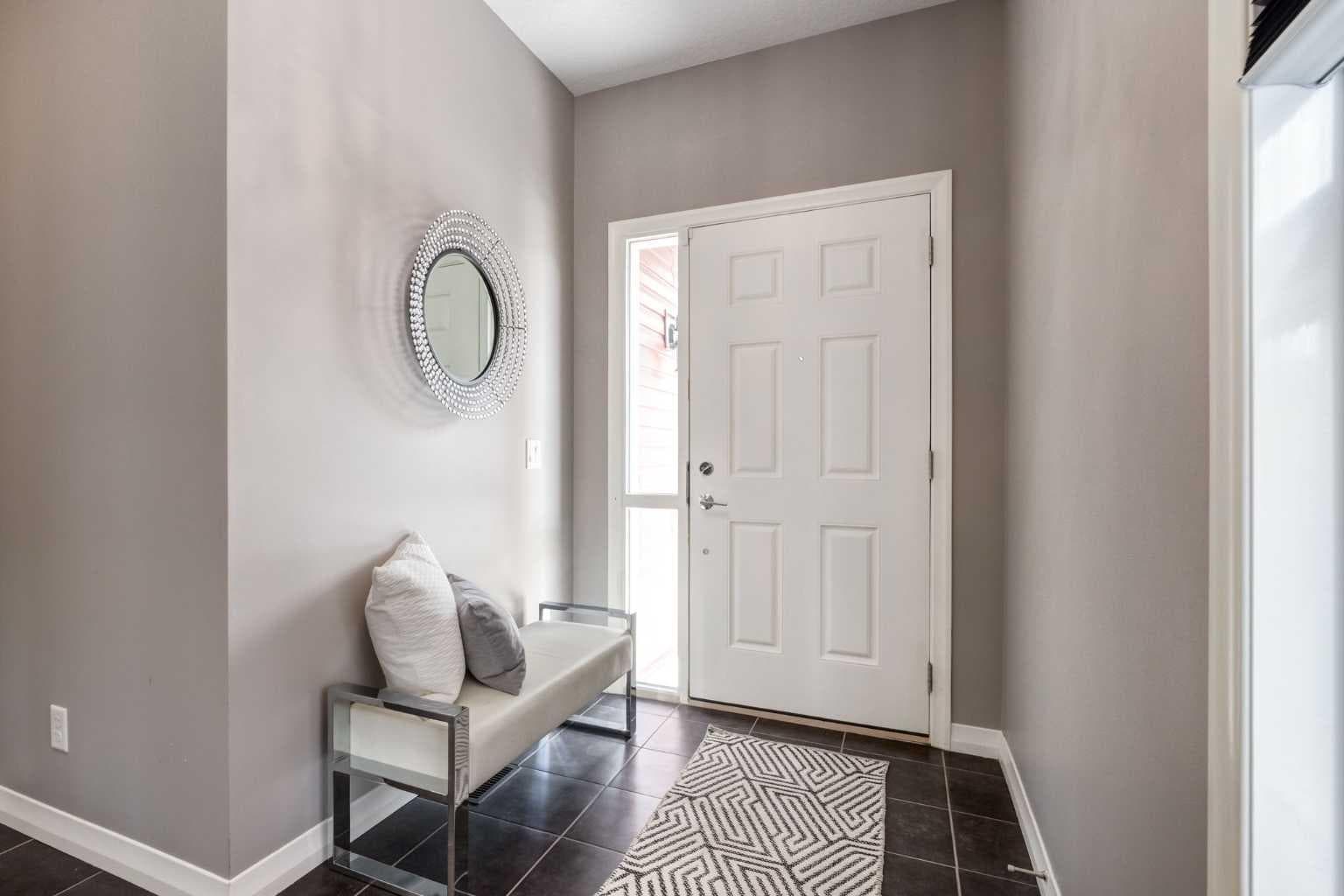 33 Evansglen Drive NW — photo 2
