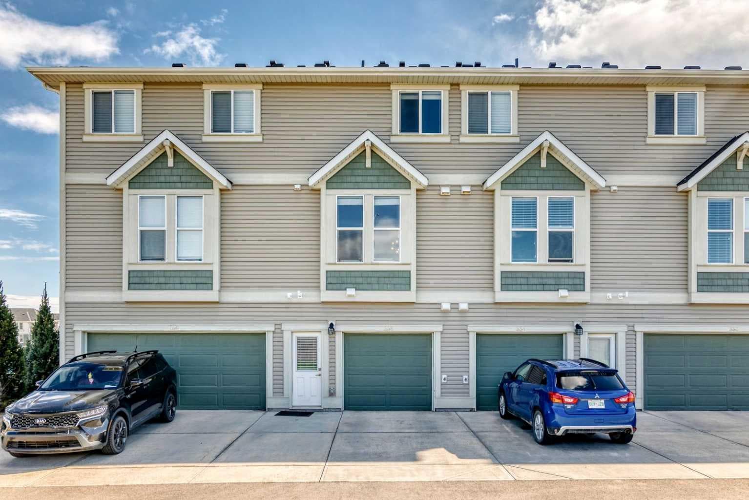 336 South Point Square SW — photo 2