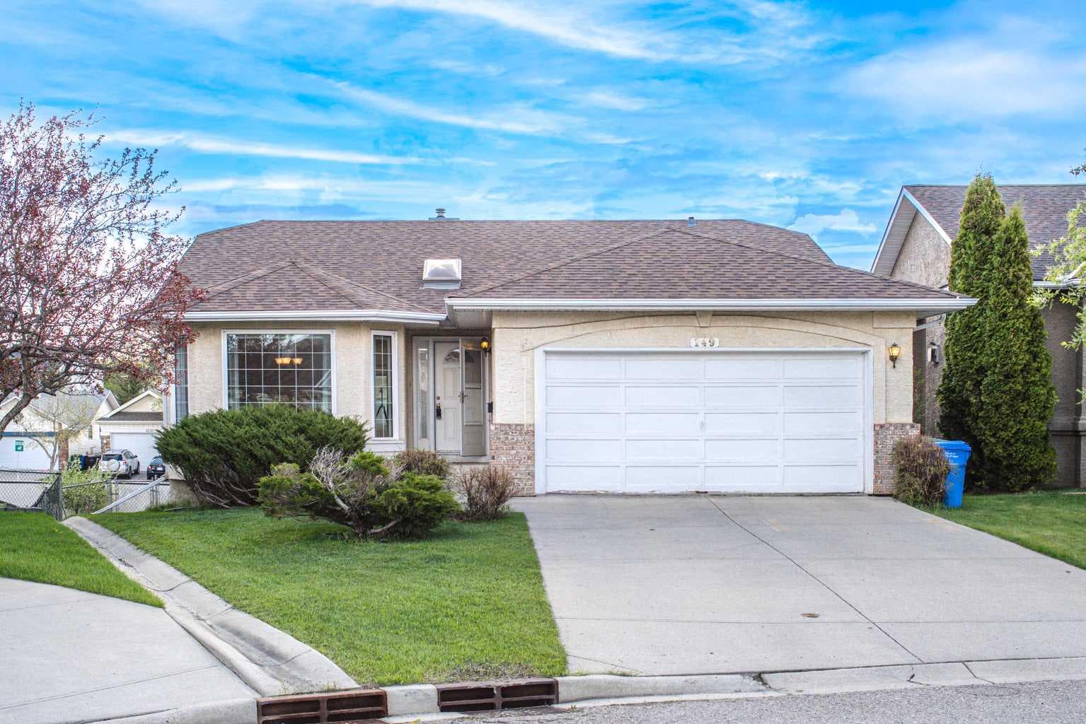 149 Sceptre Court NW — photo 5