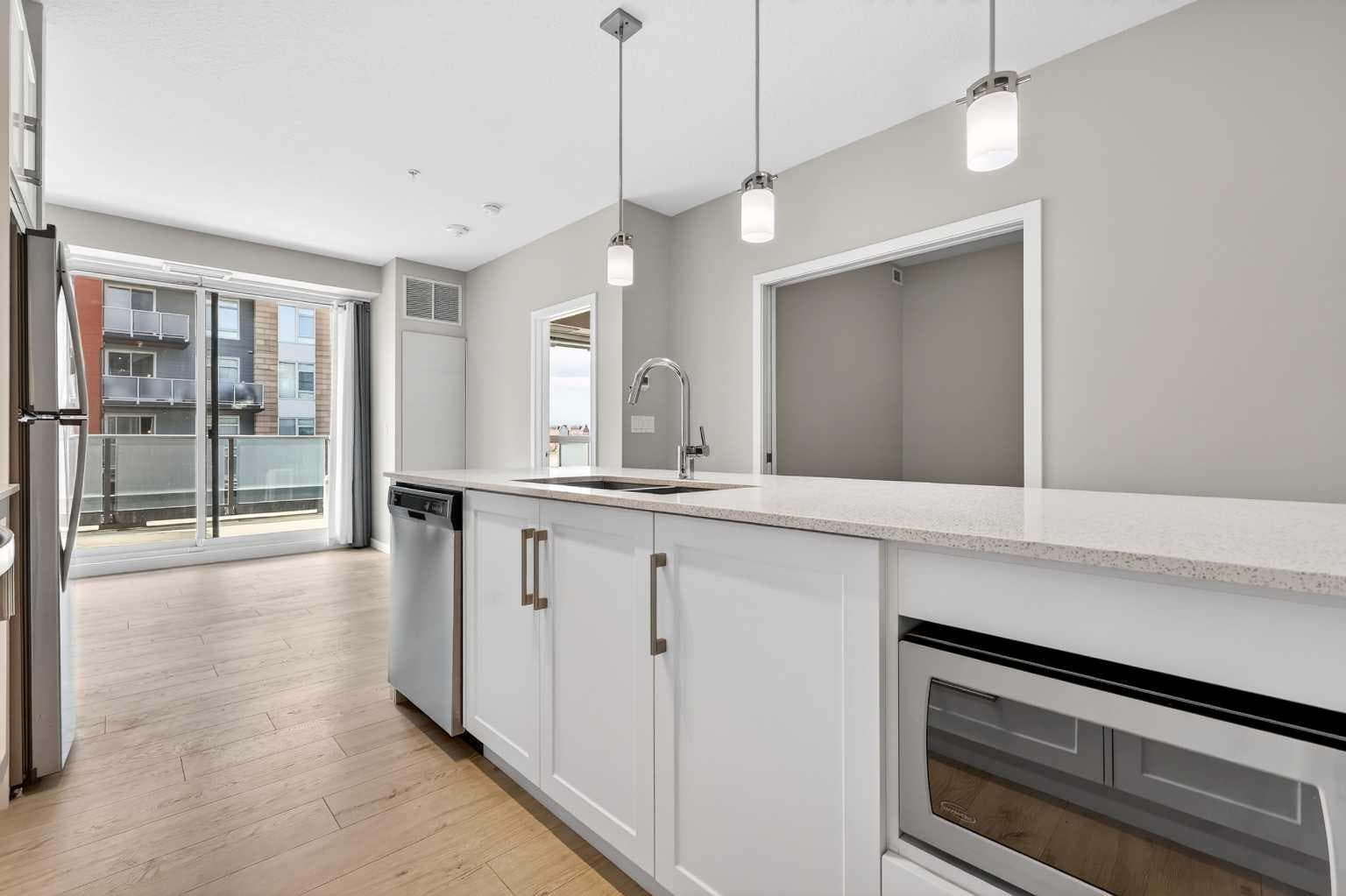 403, 122 Mahogany Centre SE — photo 3