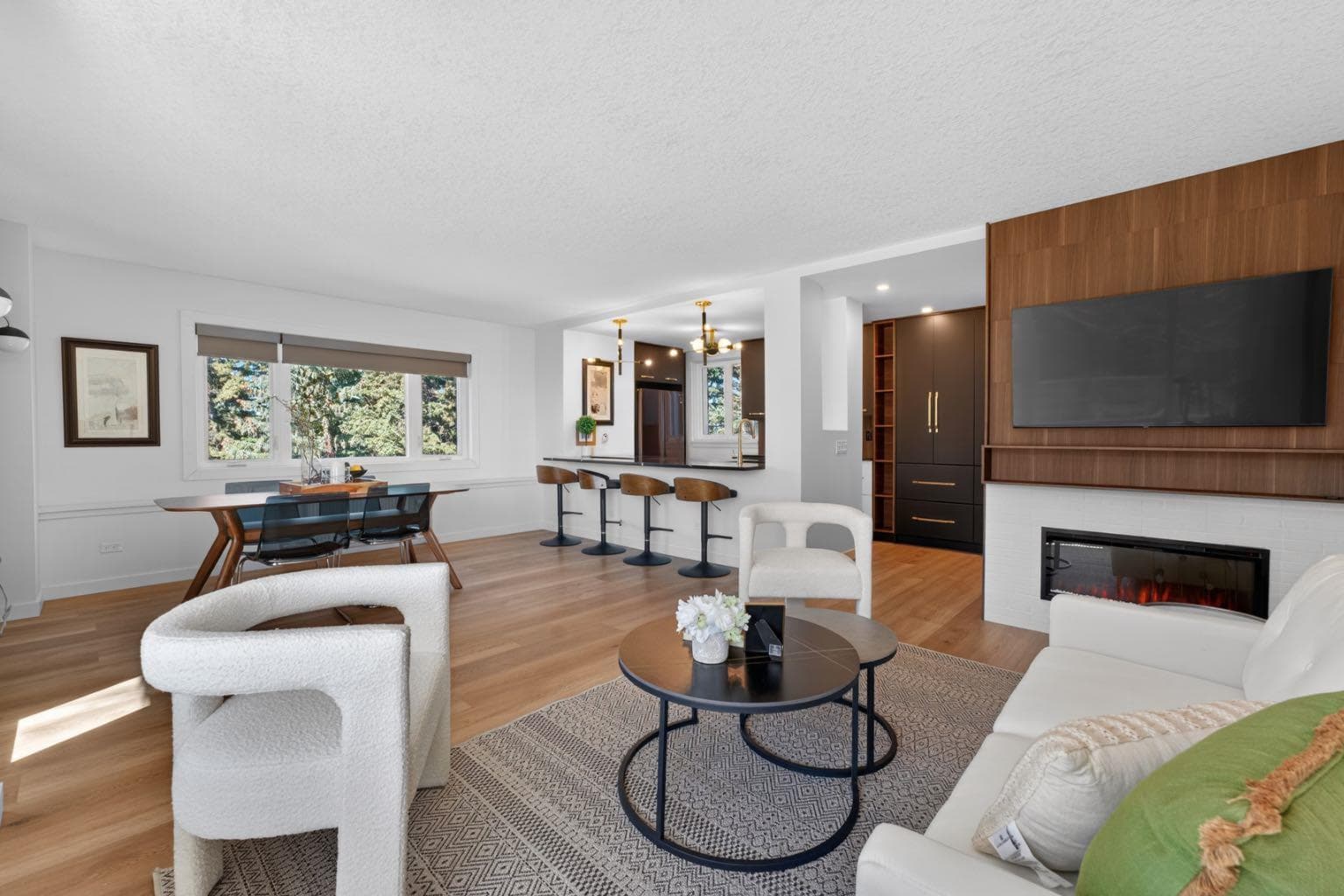 401, 3204 Rideau Place SW — photo 1