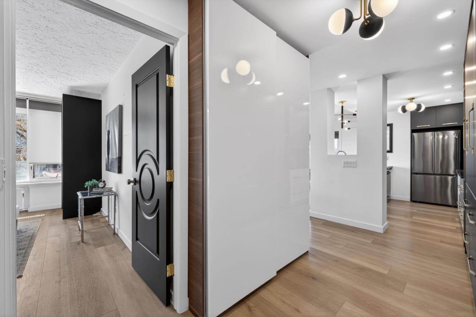 401, 3204 Rideau Place SW — photo 2