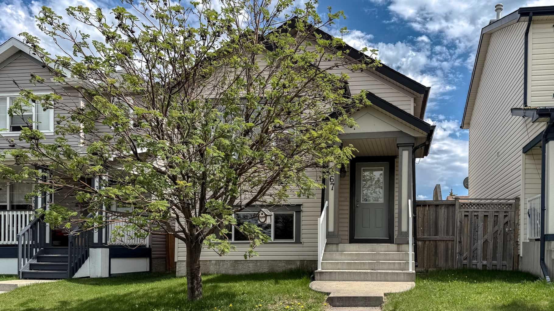 367 Copperfield Heights SE — photo 1