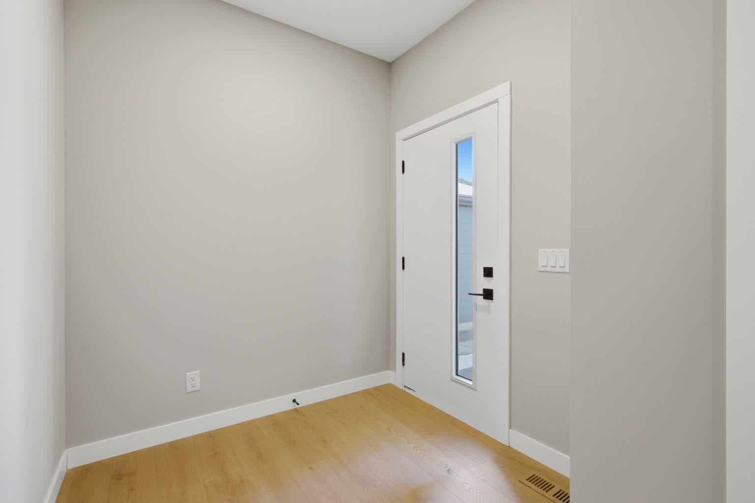 139 Belvedere Crescent SE — photo 2