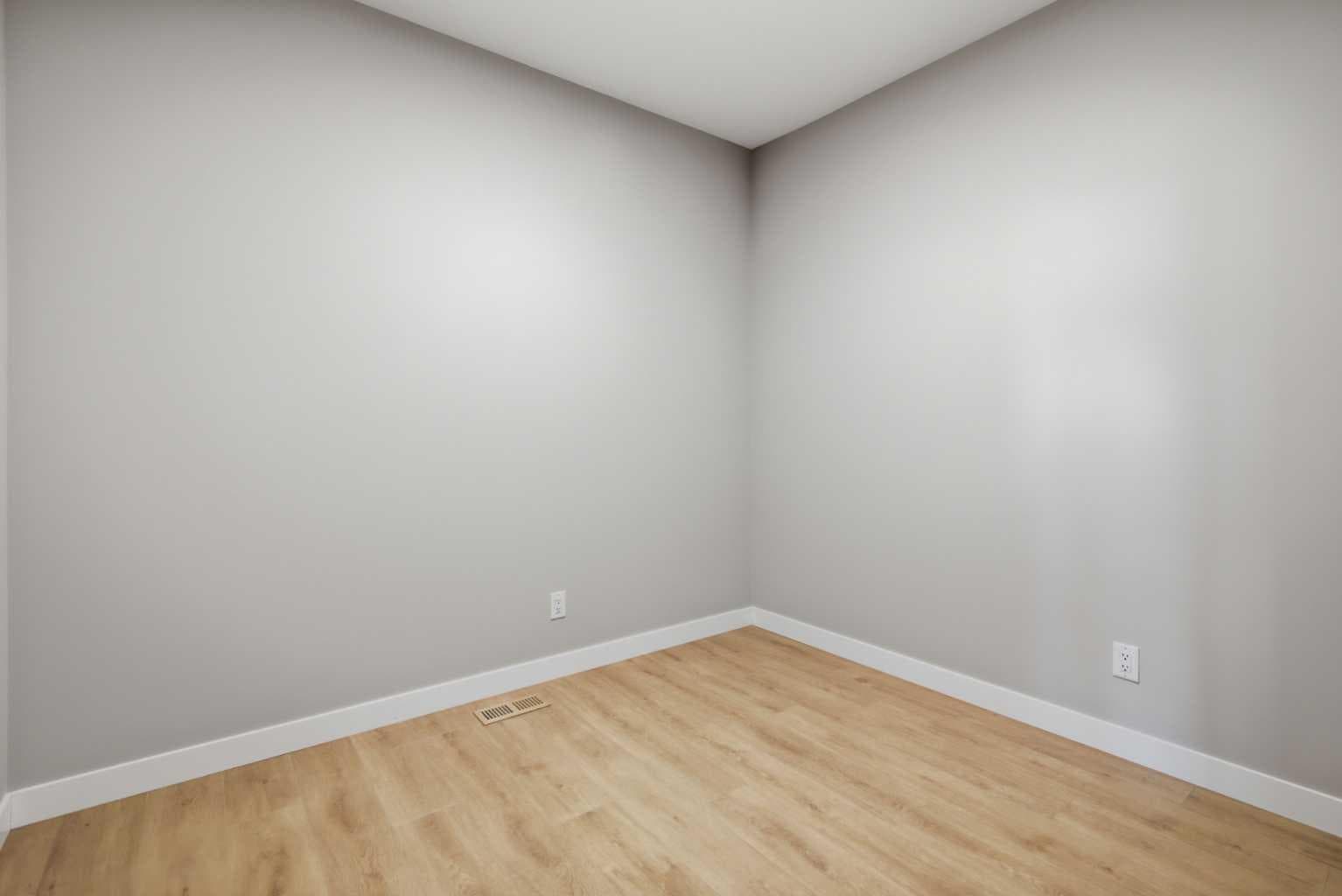 139 Belvedere Crescent SE — photo 3