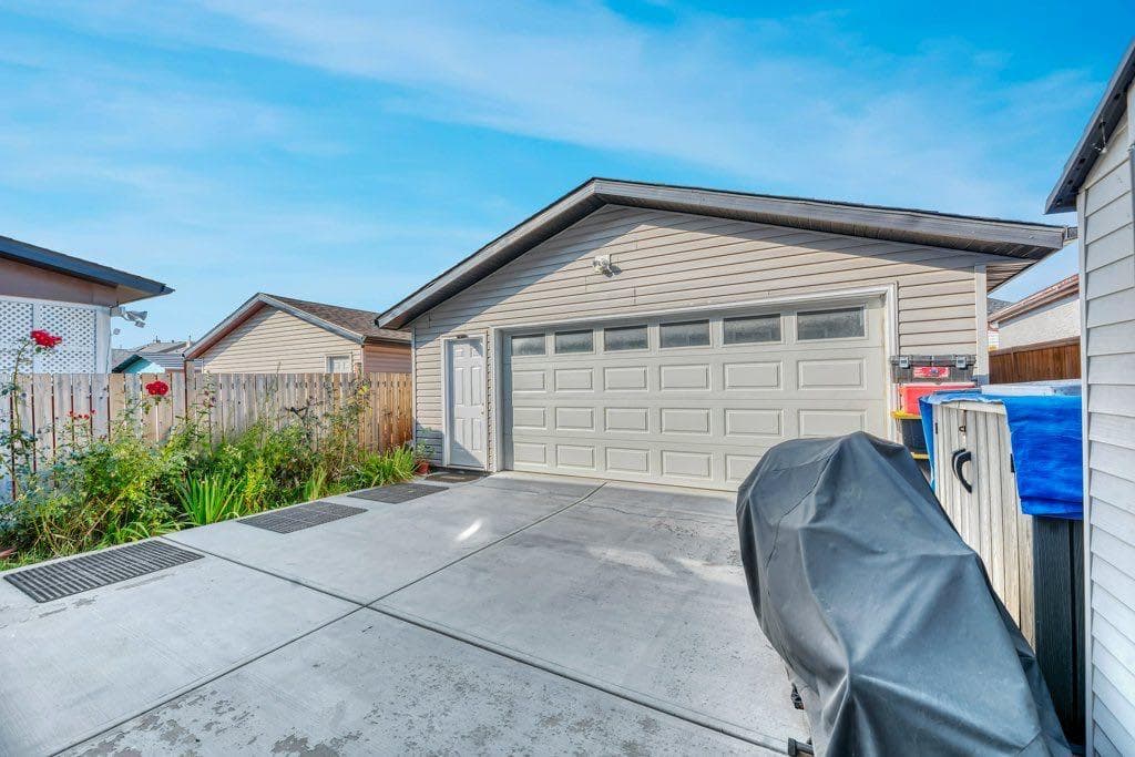 319 Saddlebrook Circle NE — photo 4