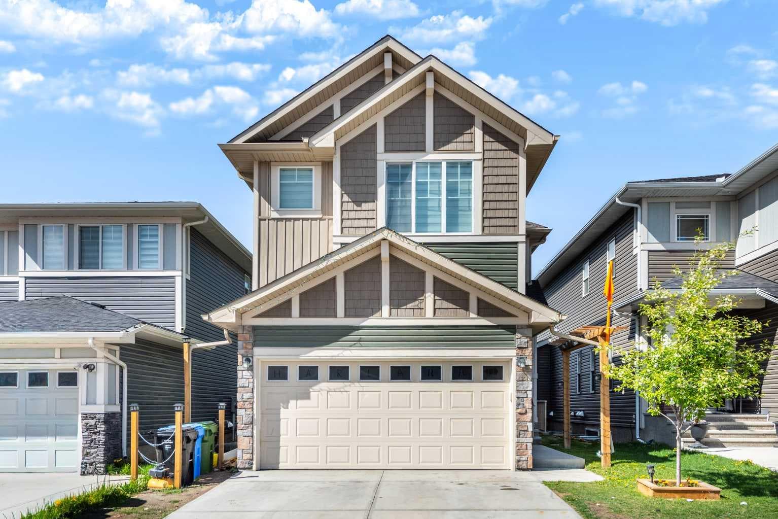 32 Saddlestone Way NE — photo 1