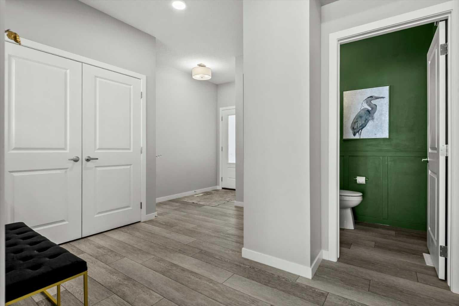 243 Silver Spruce Grove SW — photo 5