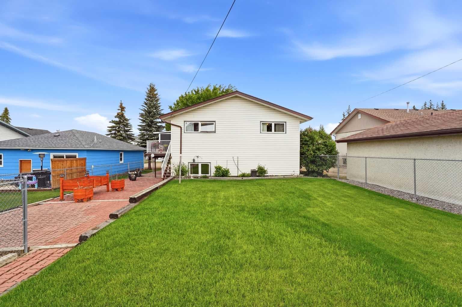 4618 48 Street — photo 5