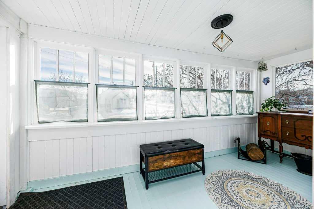 4836 49 Street — photo 3
