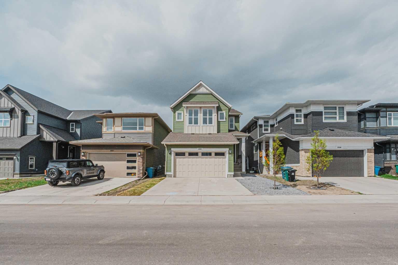 2325 Lancaster Heights SE — photo 2