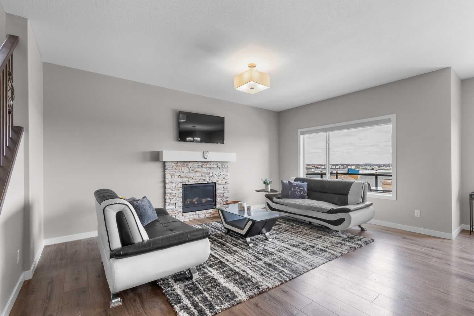 247 Hillcrest Heights SW — photo 2