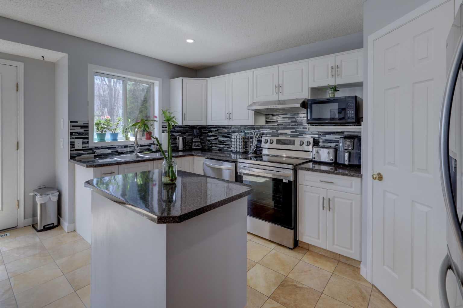 9982 Hidden Valley Drive NW — photo 4