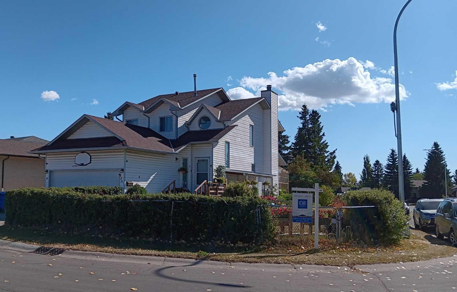 4 Fallingworth Bay NE — photo 2