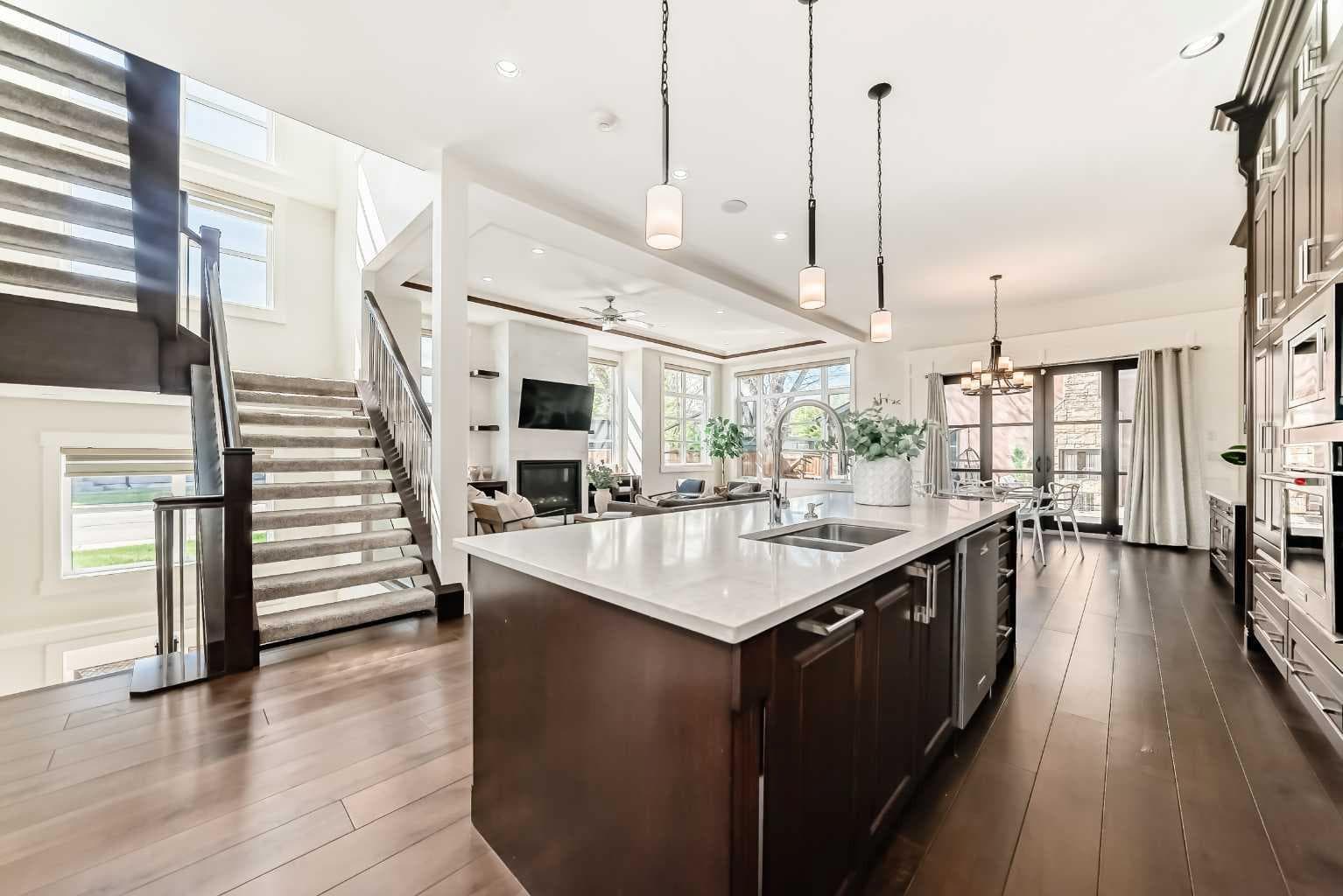 602 22 Avenue NE — photo 4