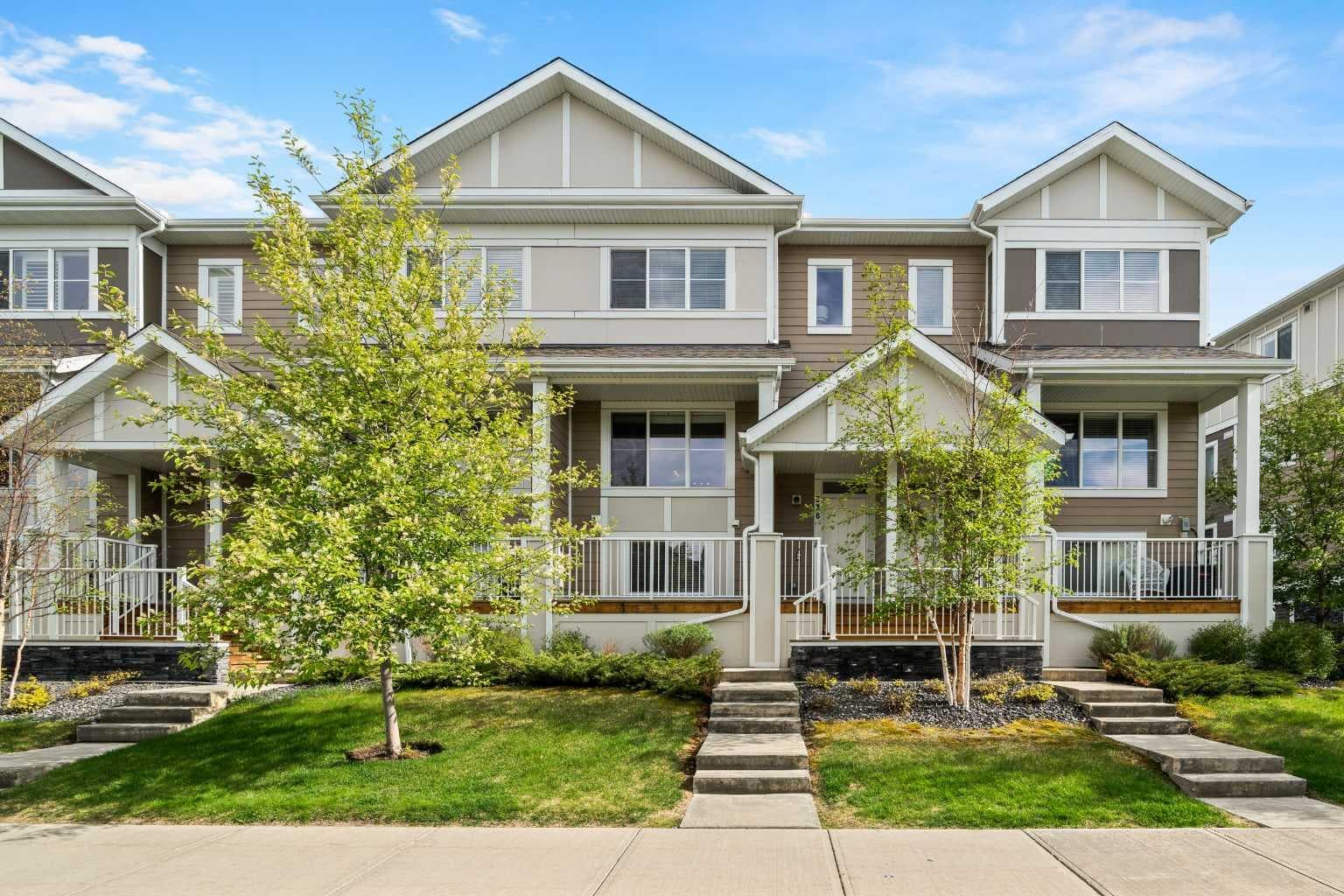536 Cranford Drive SE — photo 1