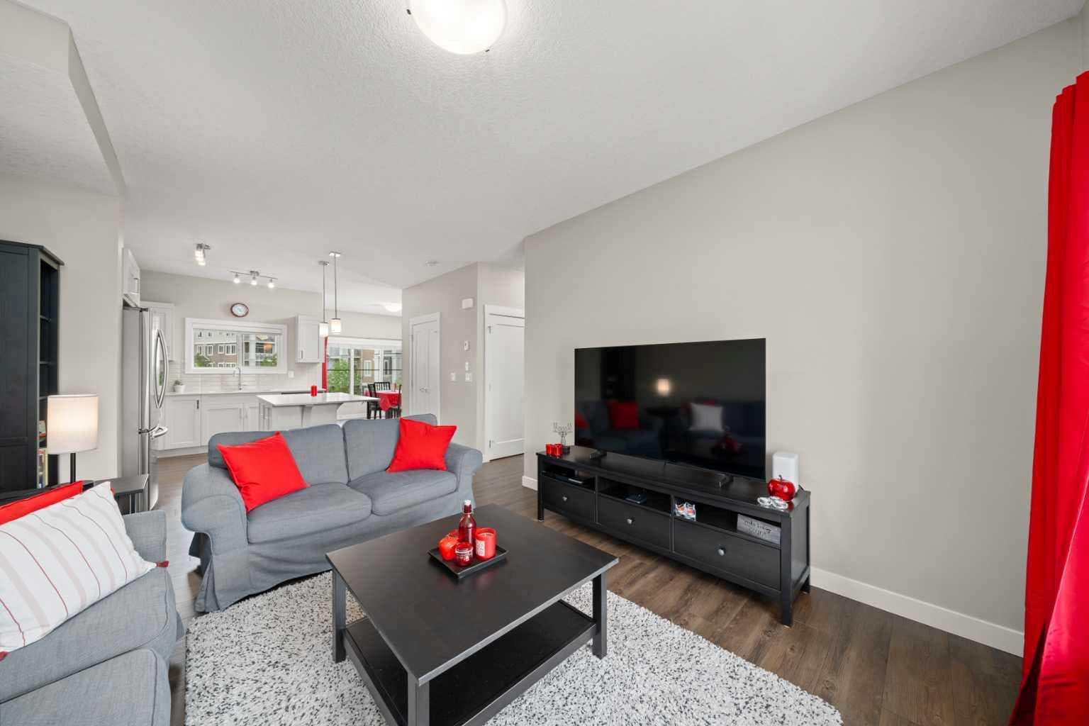 536 Cranford Drive SE — photo 5