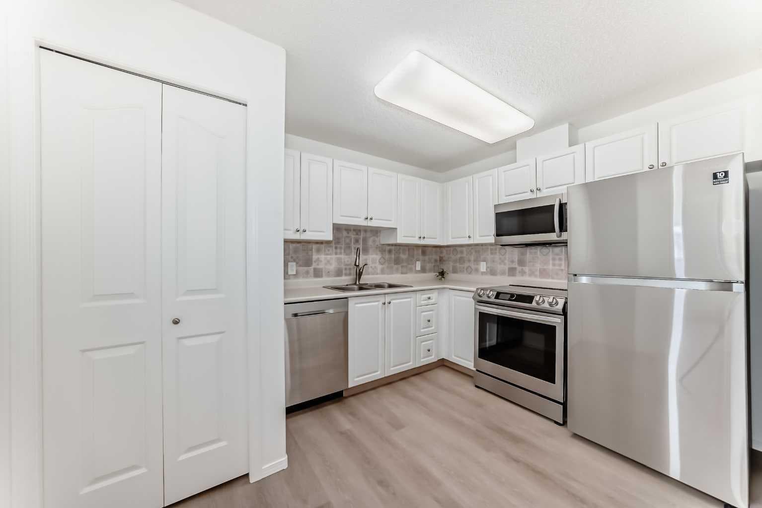 412, 5000 Somervale Court SW — photo 4