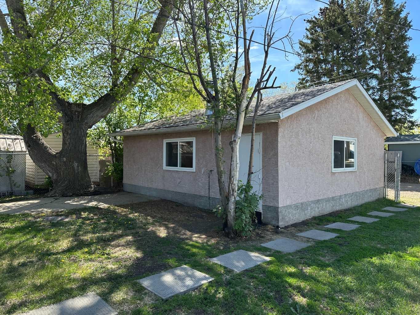 5115 61 Avenue — photo 3