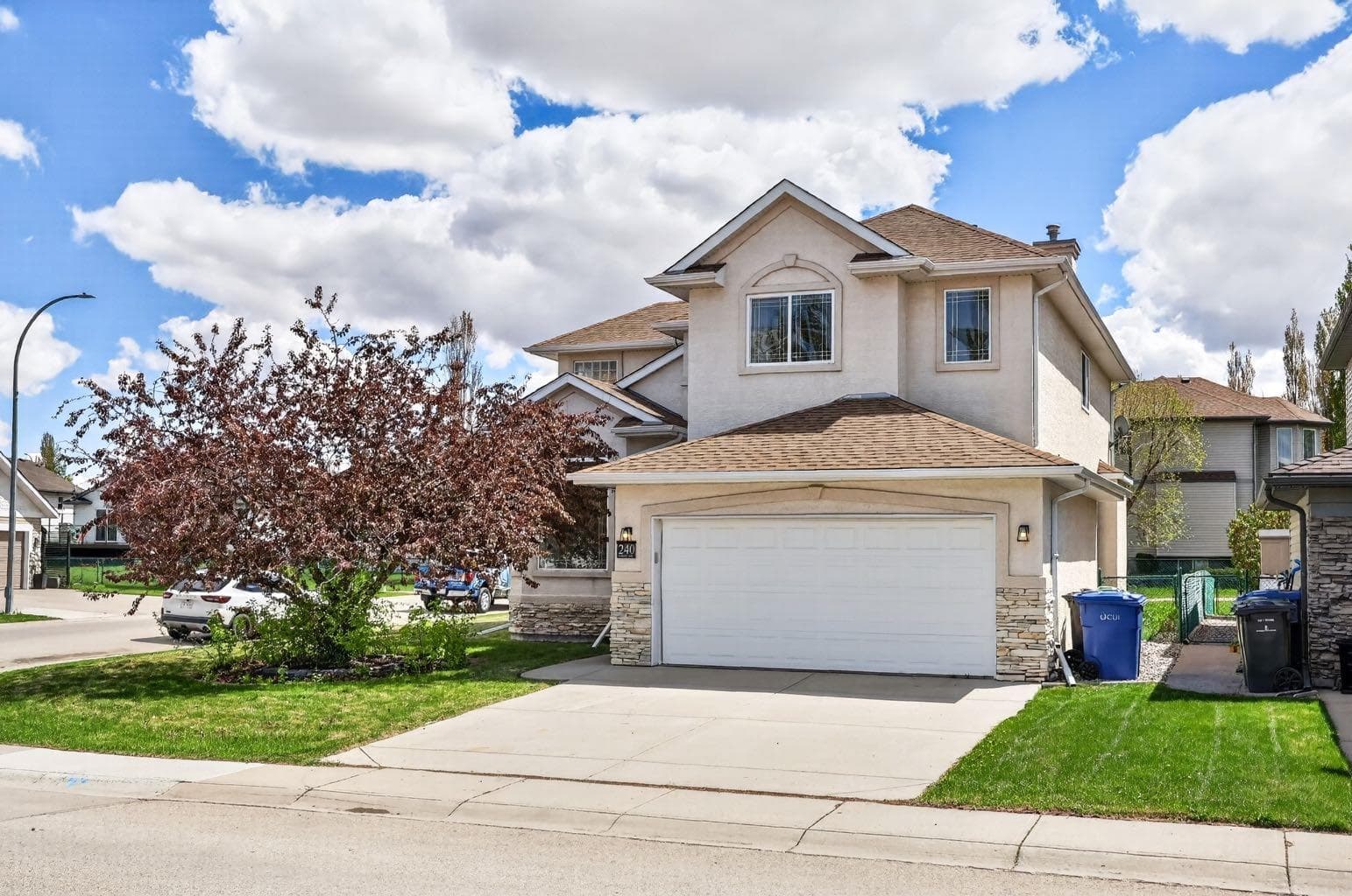240 Cove Drive — photo 1