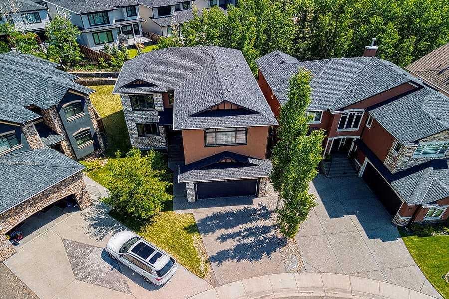 16 Rockcliff Point NW — photo 2